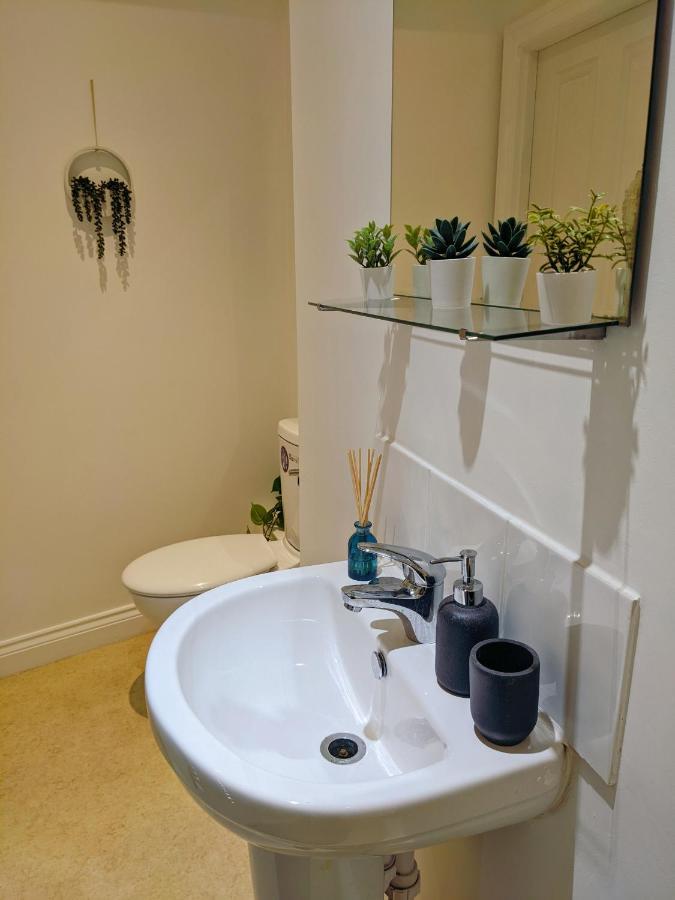 Winchester Retreat Apartment Bagian luar foto