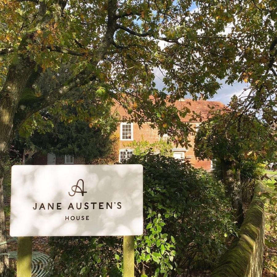 Winchester Retreat Apartment Bagian luar foto